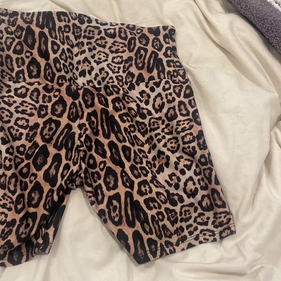 ONZIE cheetah print biker shorts - Picture 5 of 6